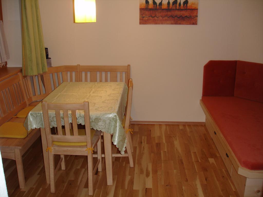 Haus Gfoeller Apartment นีเดอเรา ห้อง รูปภาพ