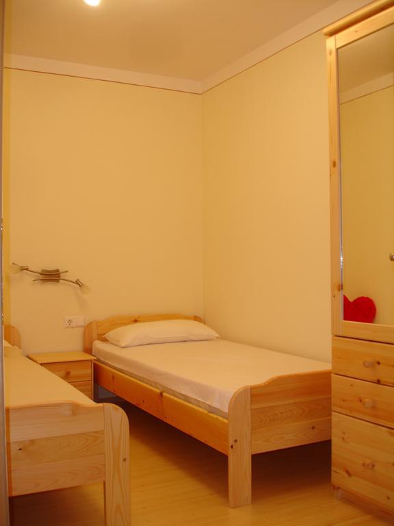 Haus Gfoeller Apartment นีเดอเรา ห้อง รูปภาพ